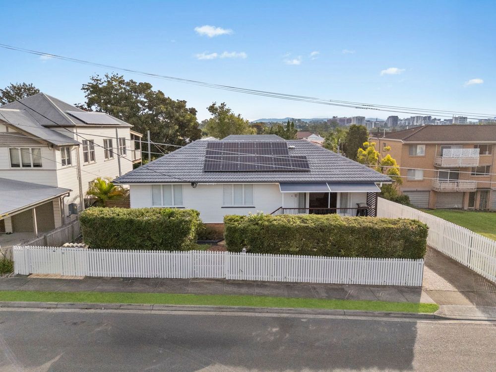 Image 1 - Property for sale - 1/11 Henry Street, GREENSLOPES, QLD 4120