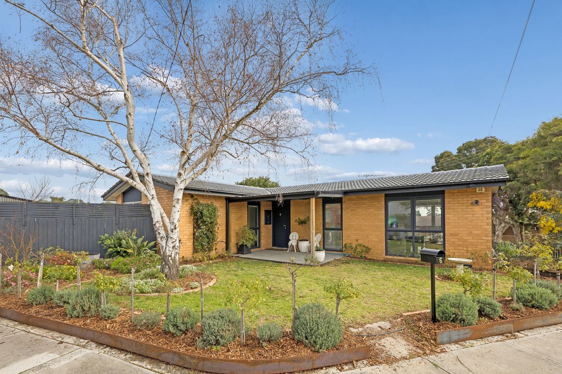 Image 1 - Property for sale - 6 Ash Court, Frankston North, VIC 3200