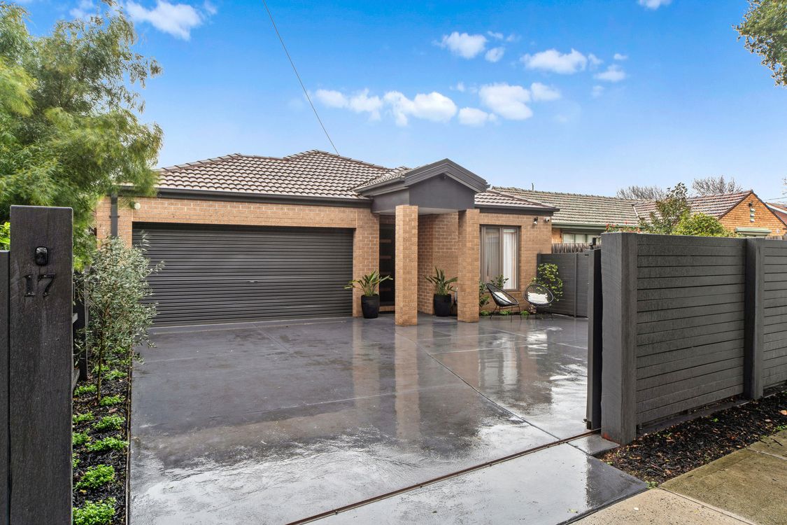 Image 1 - sold property - 17 Mitchell Street, Seaford, VIC 3198