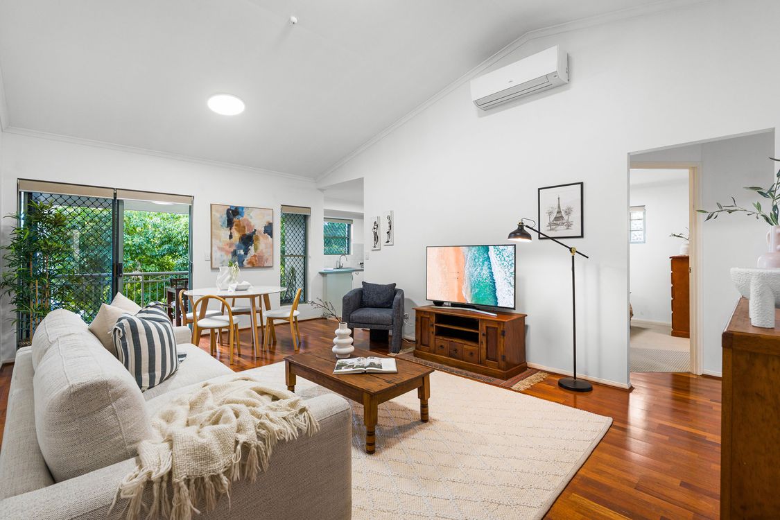 Image 1 - Property for sale - 2/68 Miles Street, HAWTHORNE, QLD 4171