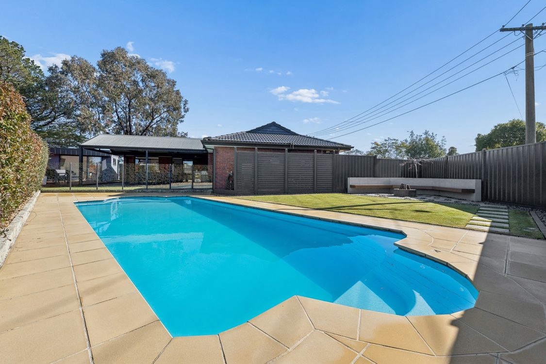 Image 1 - Property for sale - 4 Bowerbird Place, Carrum Downs, VIC 3201