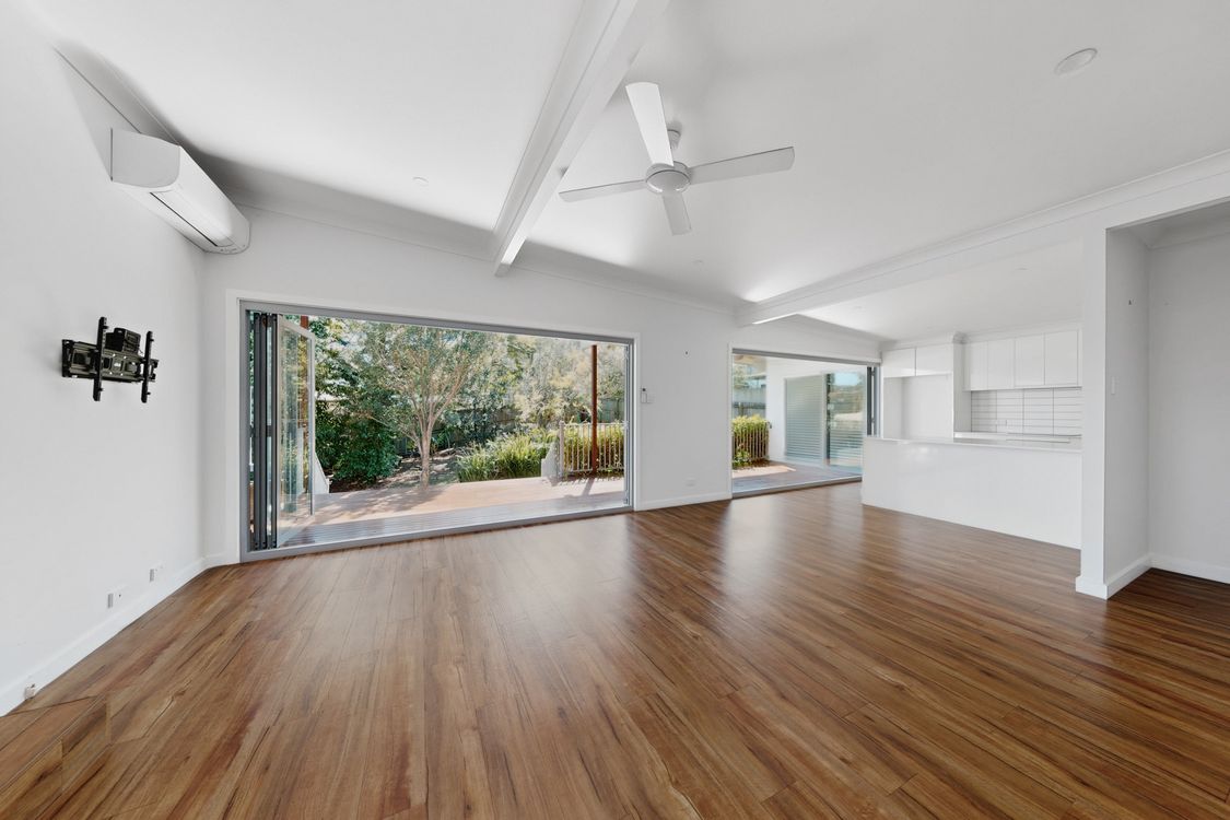 Image 1 - leased property - CARINA QLD