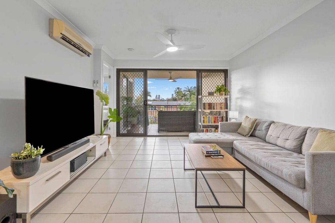 Image 1 - Property for rent - 8/34 Douglas Street, GREENSLOPES, QLD 4120