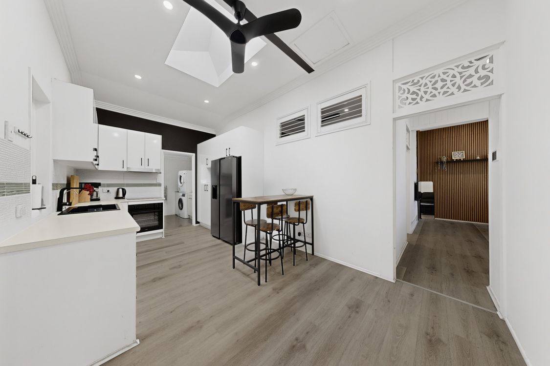 Image 1 - leased property - CLAYFIELD QLD