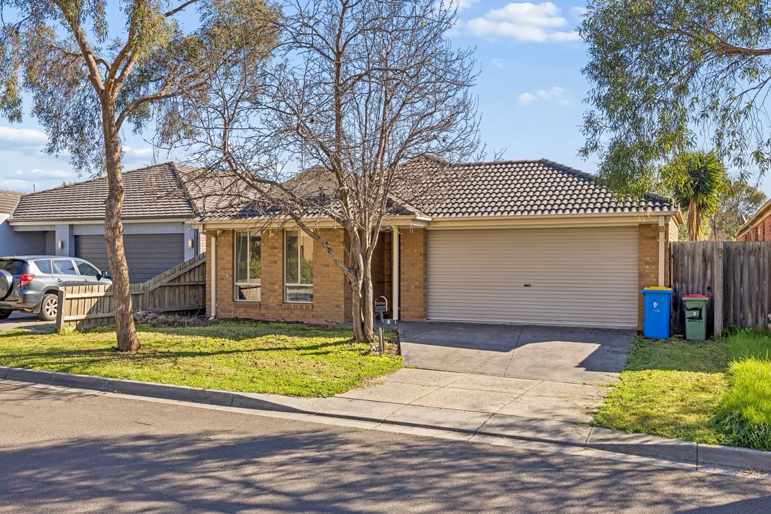 Image 1 - Property for sale - 9 Rudd Court, Lynbrook, VIC 3975