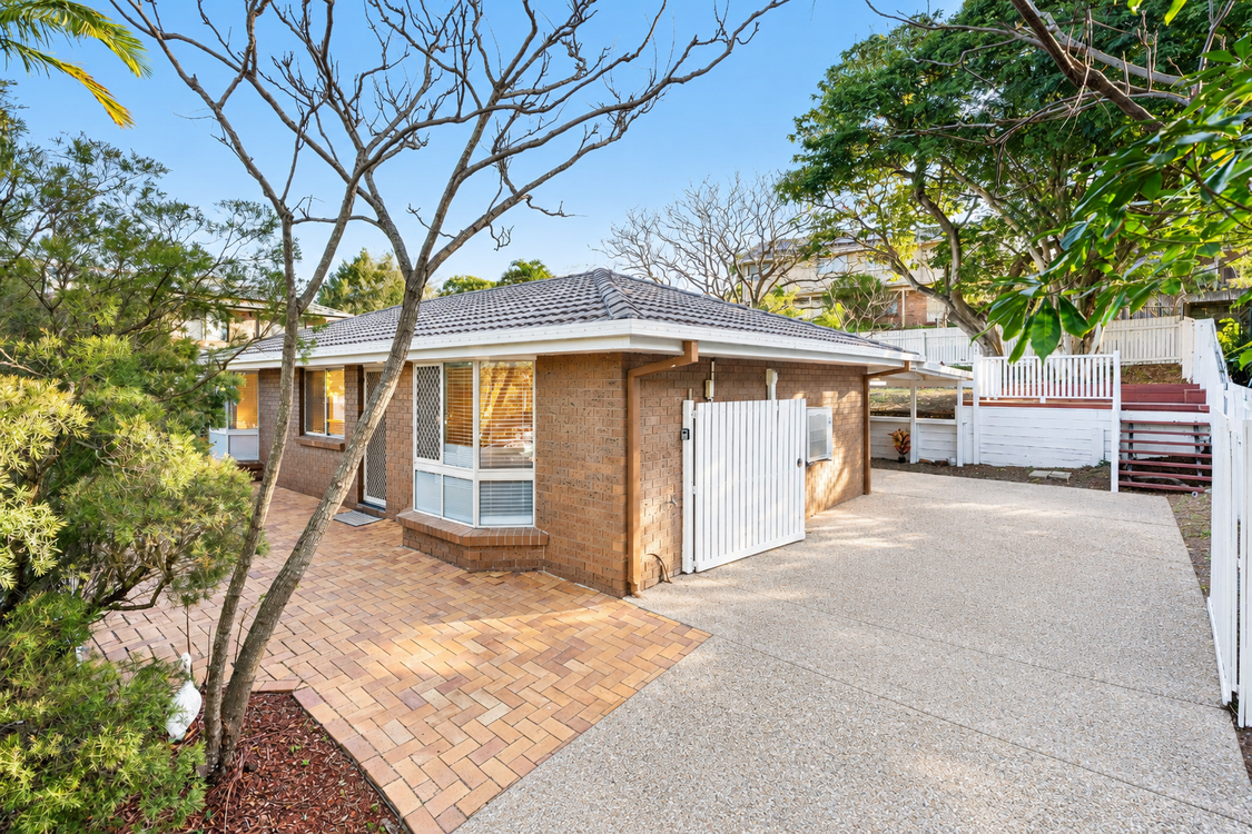 Image 1 - Property for sale - 47 Rembrandt Street, CARINA, QLD 4152