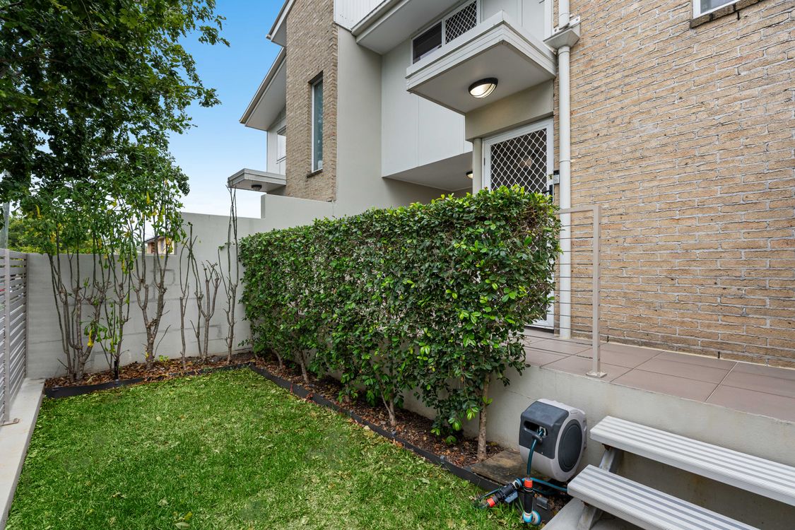 Image 1 - Property for sale - 3/4 East Street, CAMP HILL, QLD 4152