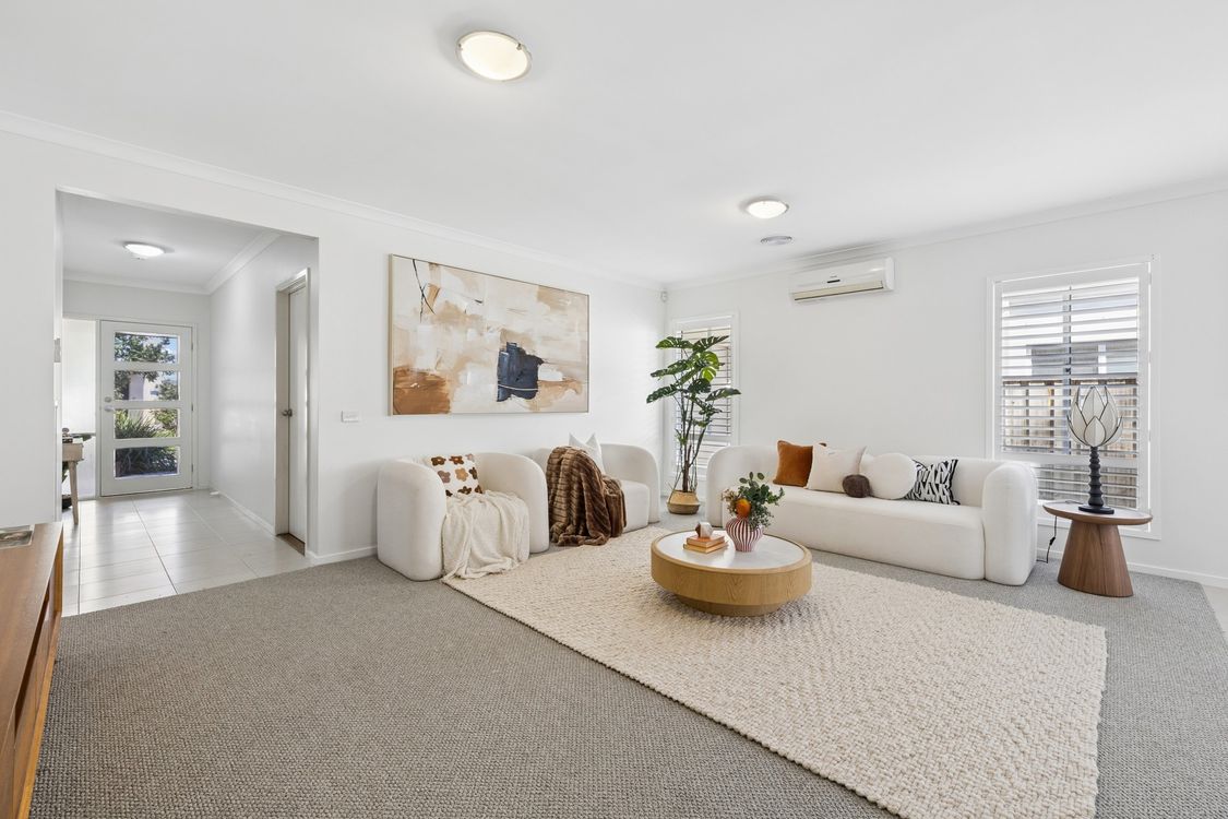 Image 1 - Property for sale - 27/2 Barton Drive, Sandhurst, VIC 3977