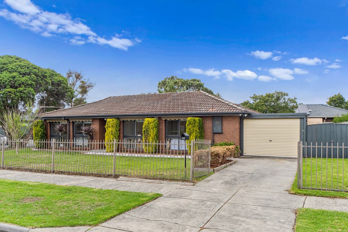 Image 1 - Property for rent - 32 Shearwater Drive, Carrum Downs, VIC 3201
