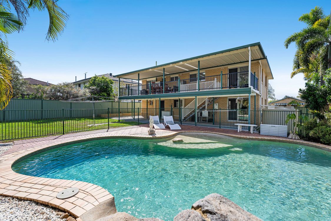 Image 1 - Property for sale - 10 Edzell Place, CARINDALE, QLD 4152