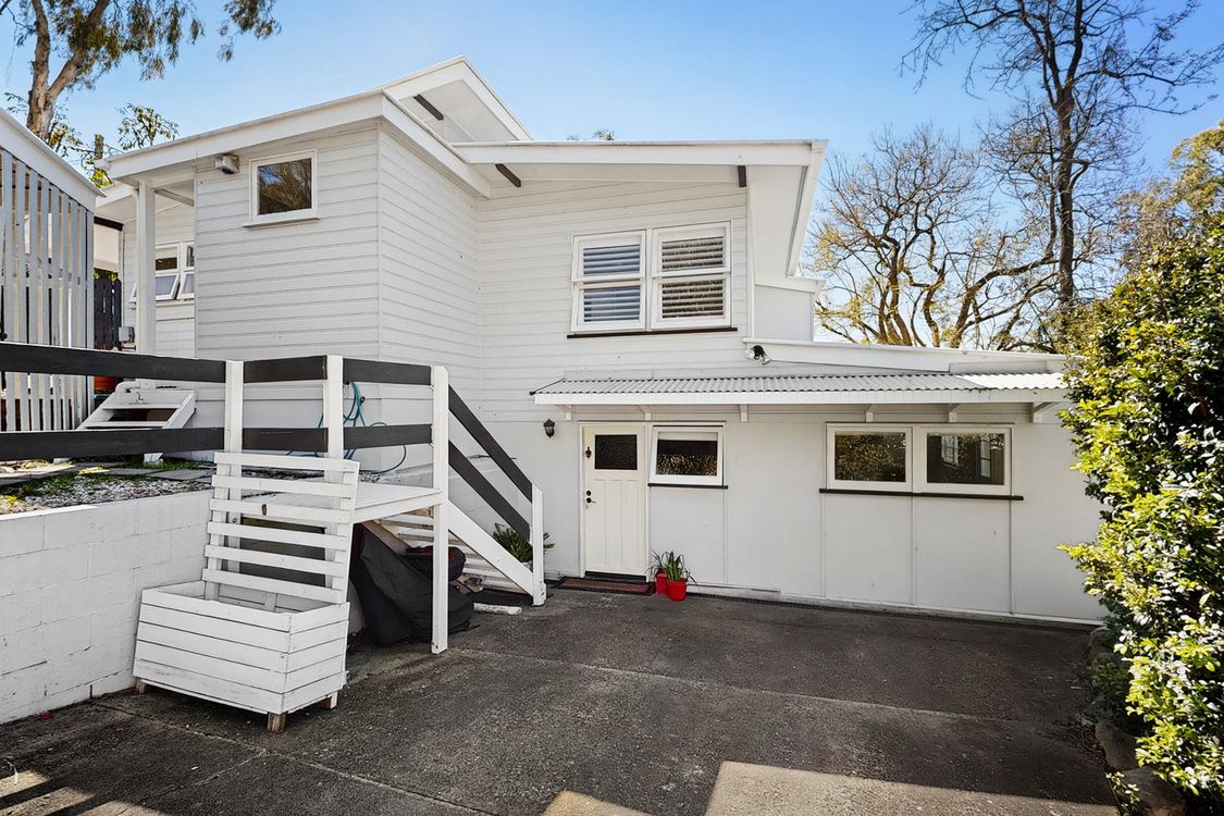 Image 1 - leased property - STAFFORD HEIGHTS QLD