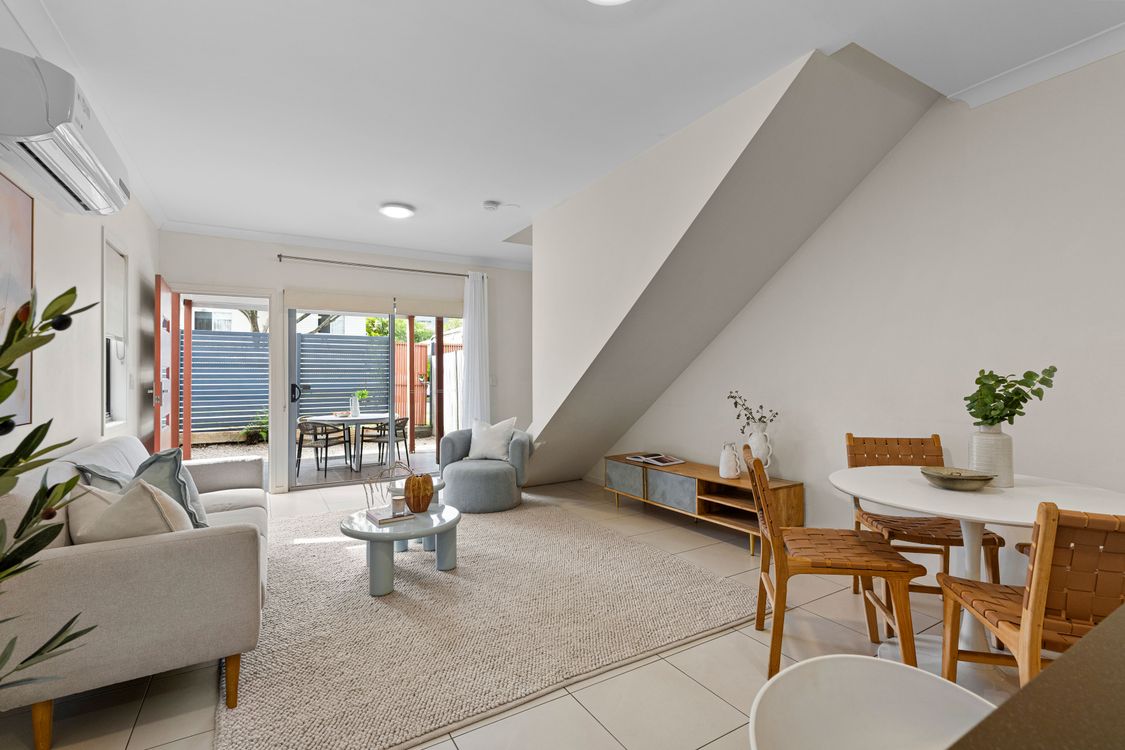 Image 1 - Property for rent - 1/31 Booligal Street, CARINA, QLD 4152